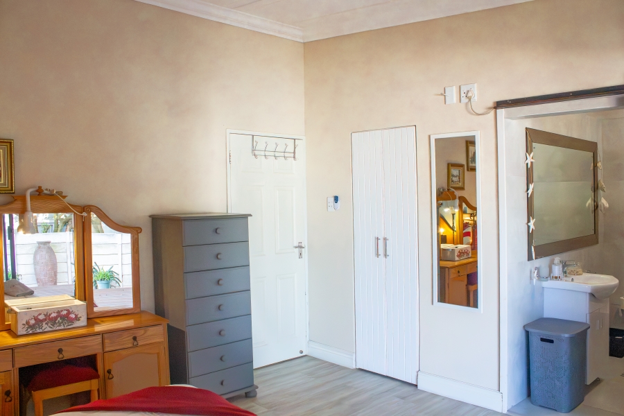 3 Bedroom Property for Sale in De Kelders Western Cape